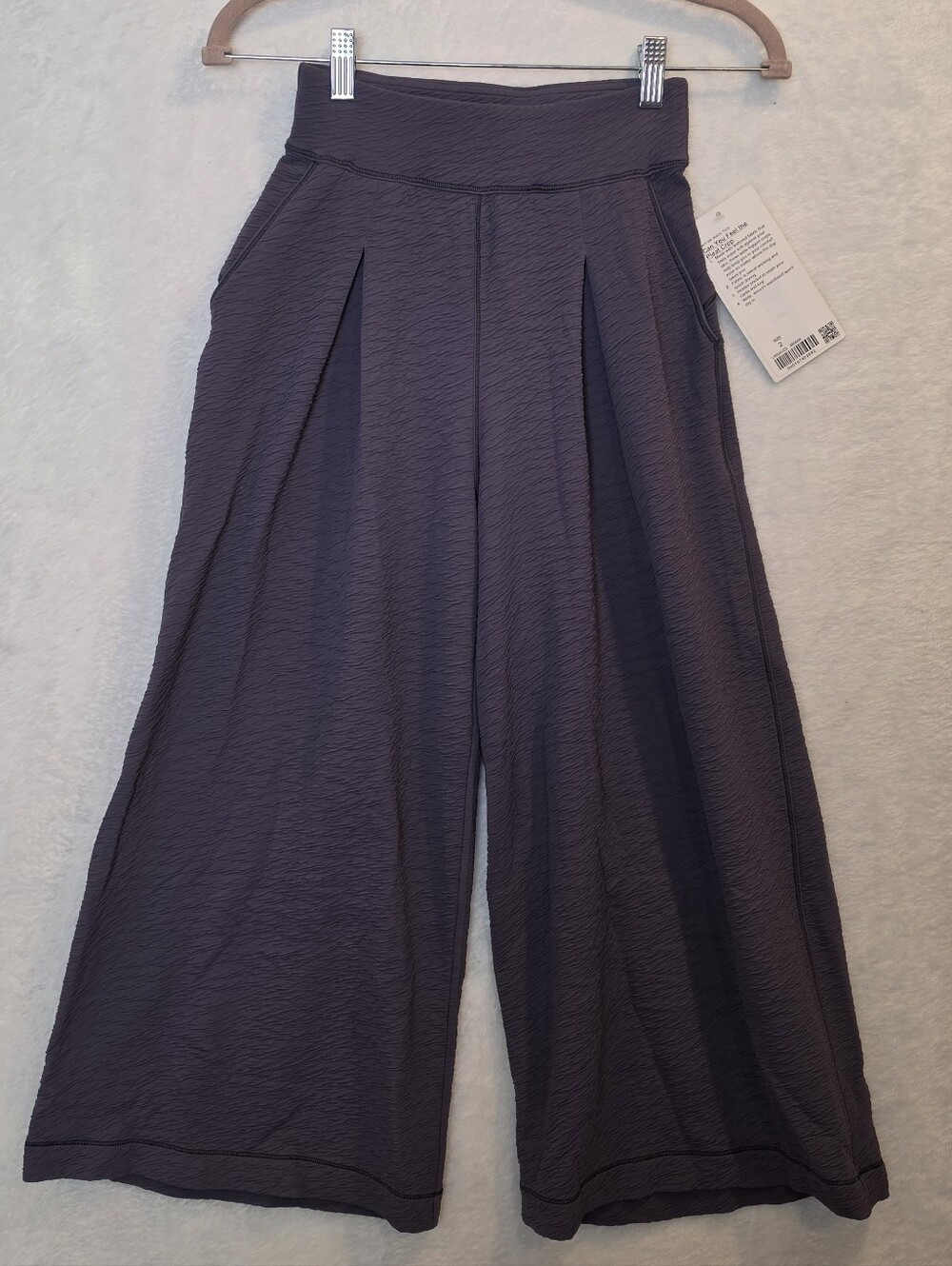 NWT Lululemon Can you Feel the Pleat Crop Size 2